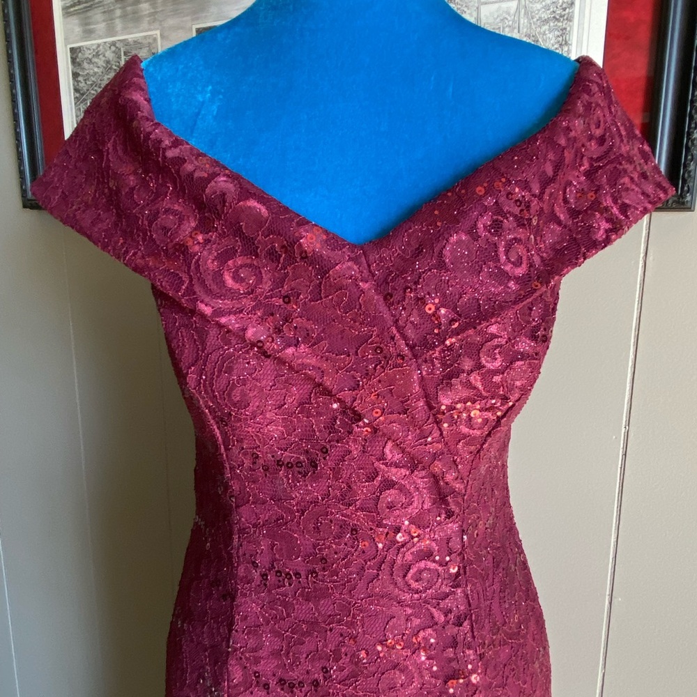 MORGAN & CO. BURGUNDY DRESS. - Picture 6 of 16